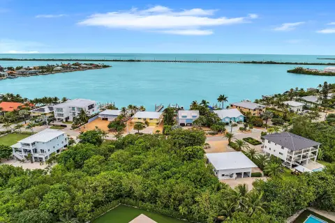 Vacant Waterfront Lot with No Building Right