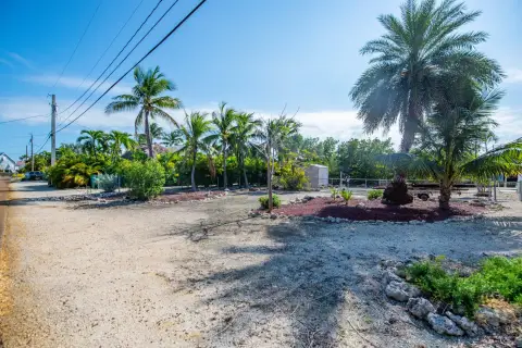 Canal-Front Buildable Lot