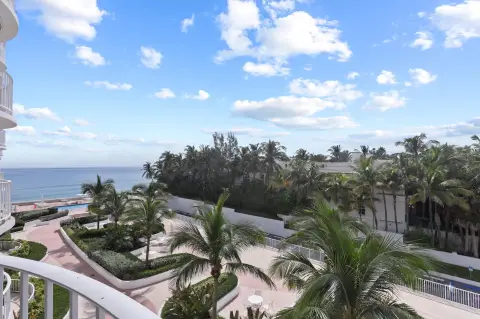 Coastal Living Pied-A-Terre in Palm