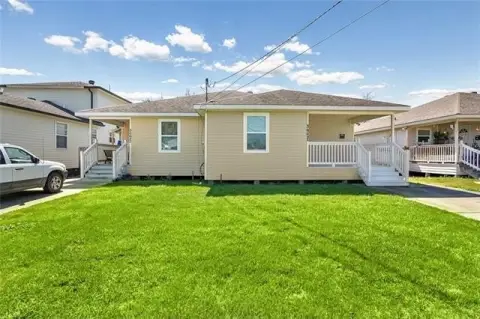 New Orleans Duplex with Parking