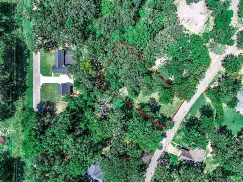 Waterfront-Adjacent Gated Lot