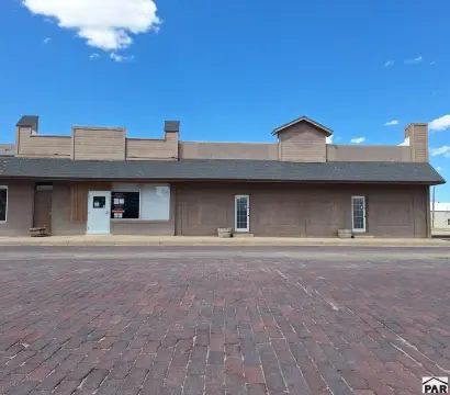 Flexible Mixed-Use Commercial Property