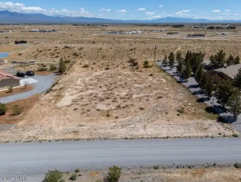 Pahrump Buildable Lot with Views