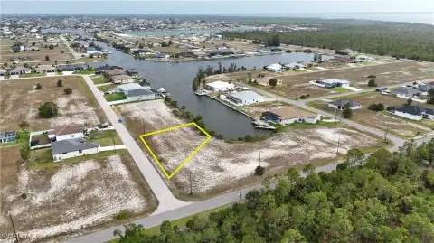 Waterfront Lot in Cape Coral