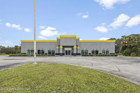 Flex Building With Private Offices
