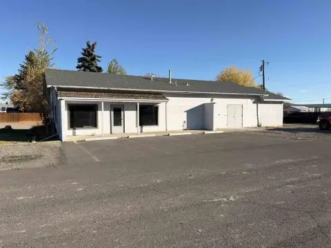 Open-Layout Specialty Property