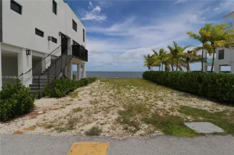 Key Largo Oceanfront Vacant Lot