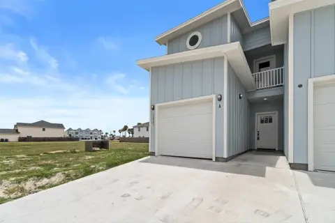 Brand-New Quadplex Townhome Residences