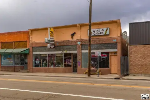 Updated Storefront with Storage