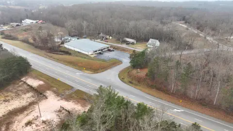 Versatile Commercial Building on Highway