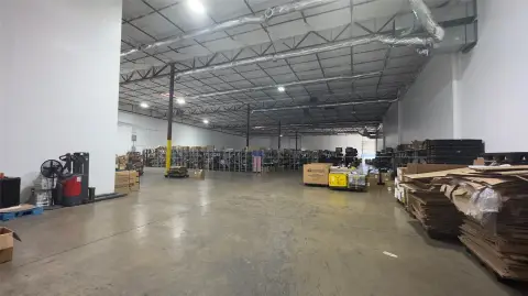 Warehouse Suite with Dock and Ramp Doors