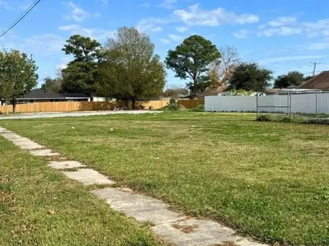 Commercial Land on High-Traffic Corner