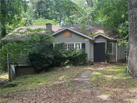 Land in Mount Paran Corridor
