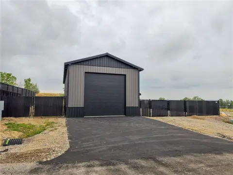 Flex Space with Enclosed Yard