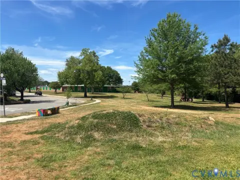 Land in Growing Richmond Area