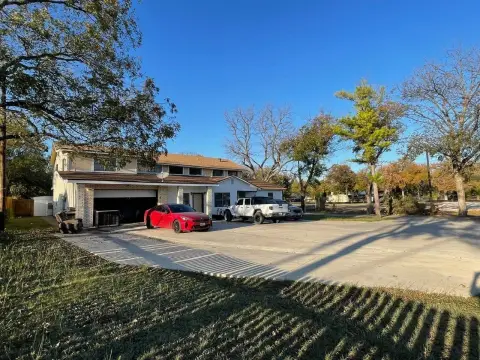 Lampasas Triplex with Highway Frontage