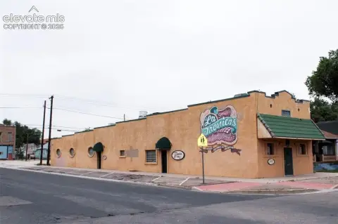 Restaurant Building with Full Kitchen