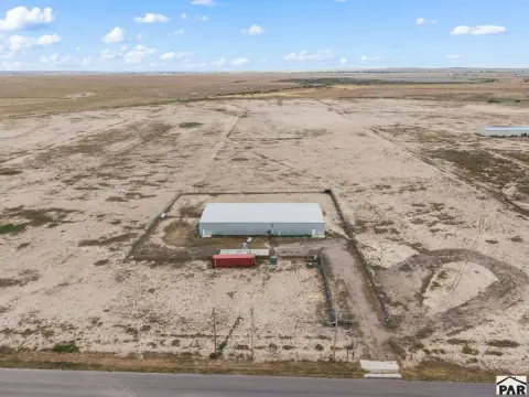 Agricultural Facility with Grow Rooms