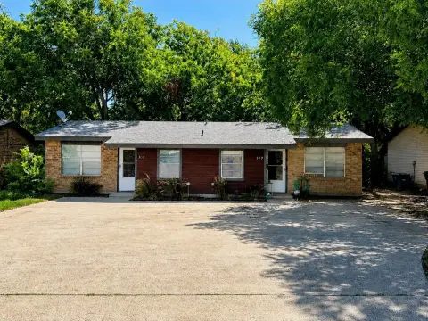 Single-Story Duplex