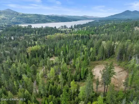 Cocolalla Land with Mountain Views