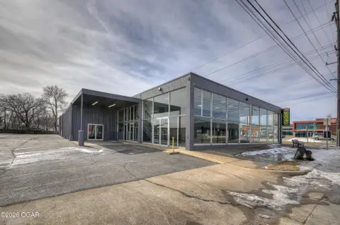 Versatile Commercial Building in Joplin