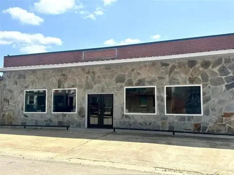 Remodeled Commercial Property in Winnsboro