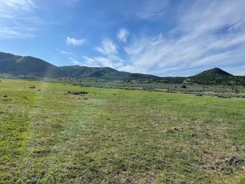 40 Acres with Valley Views