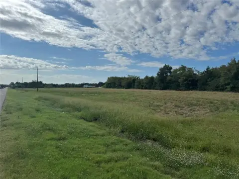 Residential Land in Blossom, TX