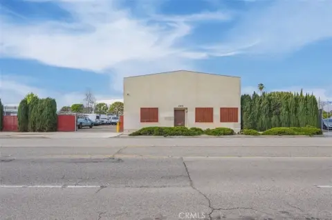 Anaheim Commercial Property with Office