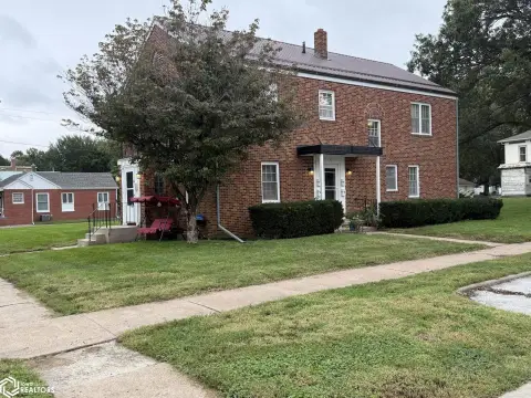 5-Unit Brick Apartment Building