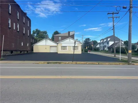 Automotive Property With Garage