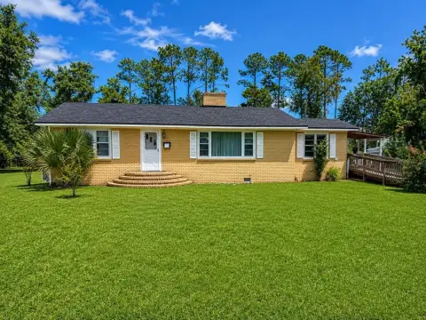 Residential Income Duplex with Detached Unit