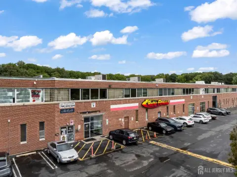 Instructional Facility with Studio