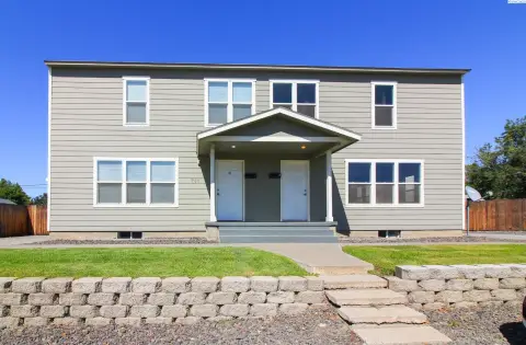 Updated 3-Bed Duplex with Basement