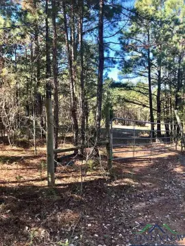 33 Acres Wooded Land, Shop