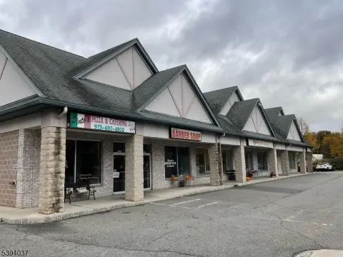 Commercial Plaza in Jefferson Twp.