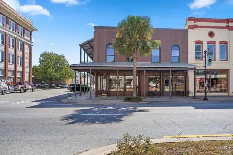 Restaurant and Event Building with Elevator