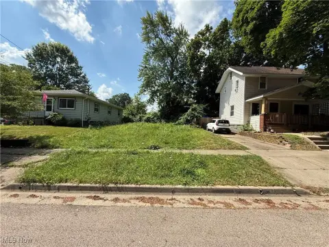 Residential Land in Akron, OH