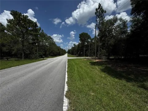Spacious Corner Lot in Dunnellon
