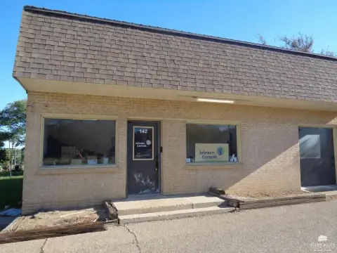 Leased Specialty Commercial Property