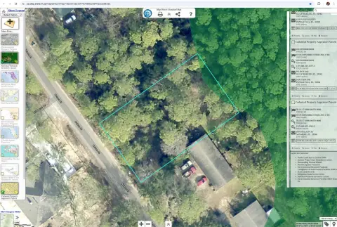 Residential Land in Navarre, Florida