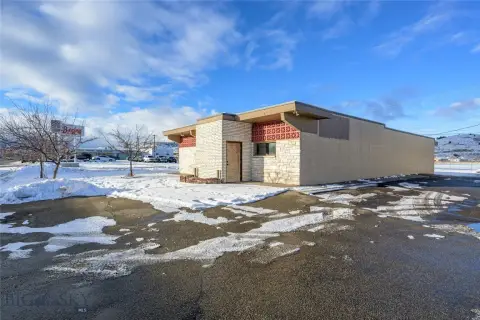 Restaurant Building with Exhaust Hood
