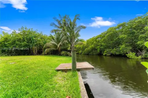 Canal-Front Lot in Fort Lauderdale