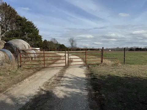 Acreage Ready for Hobby Farm
