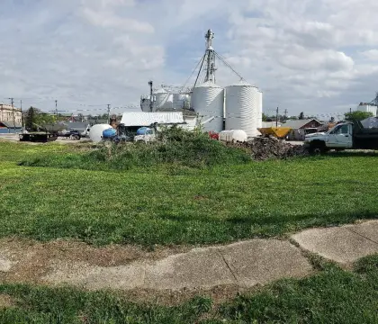 Vacant Land in High Traffic