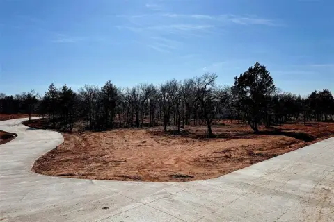 Residential Land in Guthrie, OK