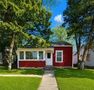Remodeled 2-Bedroom Duplex