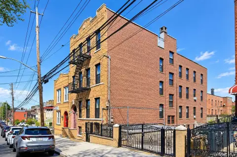 7-Unit Brick Apartment Building