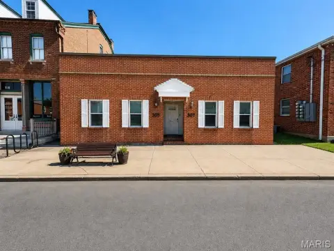 Retail/Office Space with Studio