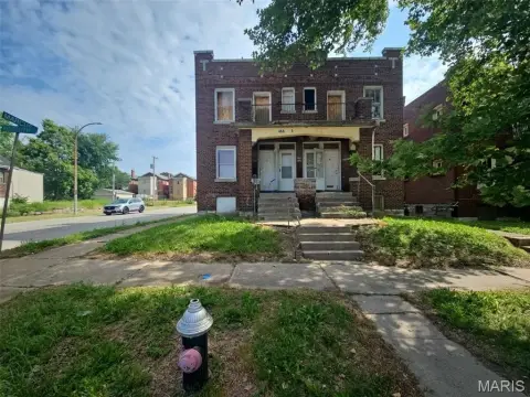 All-Brick 4-Unit Apartment Building